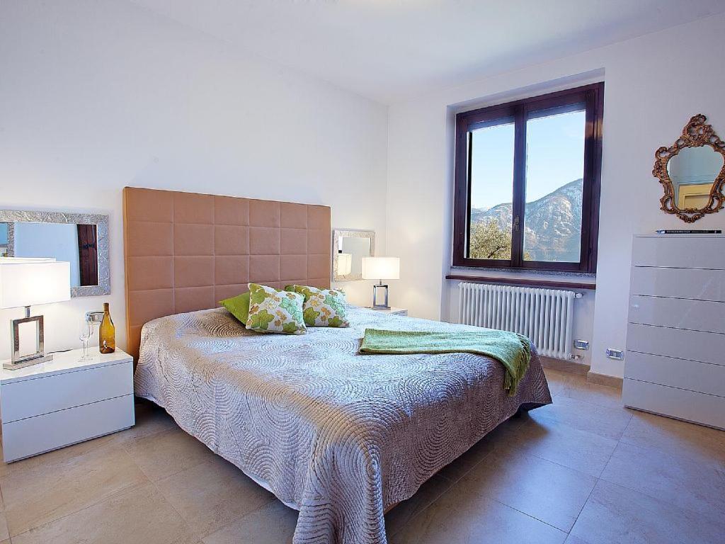 Apartment Bella Vista In Mezzegra With Pool Sleeps 6- By Italian Apartments Exterior photo